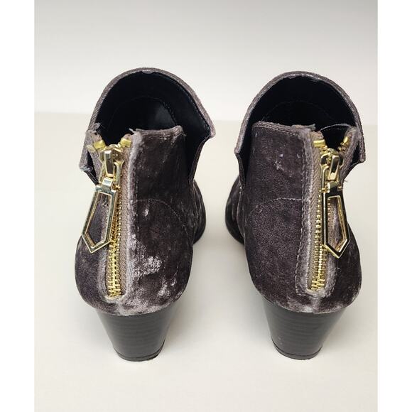 Qupid Women's Velvet Mauve Booties Size US 6 - Picture 3 of 9